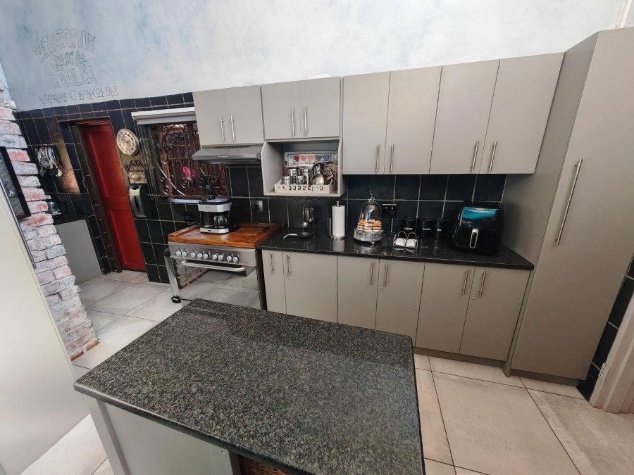 6 Bedroom Property for Sale in Dan Pienaar Free State